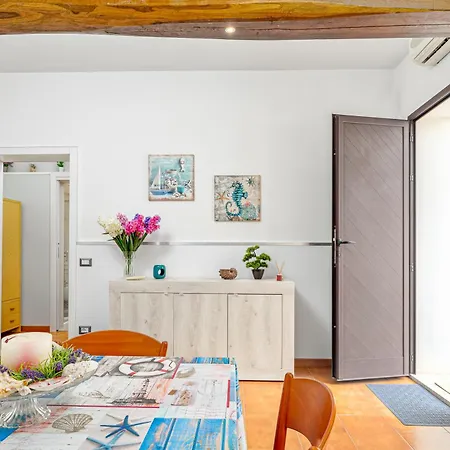 Casa vacanze House With Private Garden Near Centre And Olbia