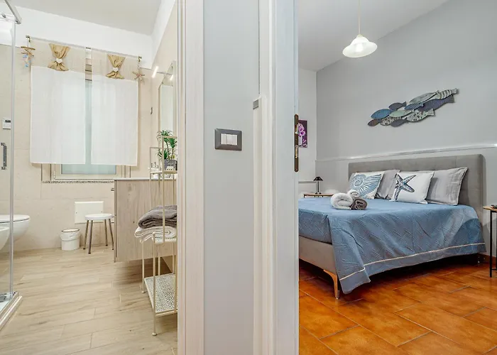 Vakantiehuis House With Private Garden Near Centre And *